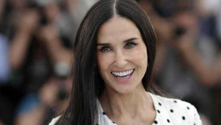 Flatulenze Demi Moore normalizzare tabù